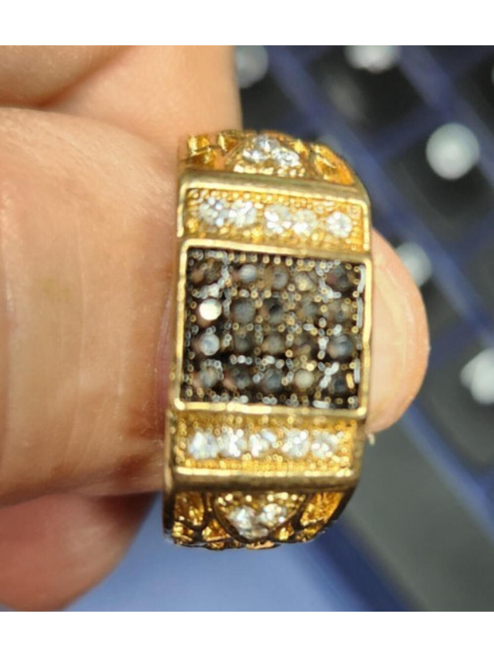 Man's Onyx White Crystal Incrusted Gold Filled 1/4" wide Size 9 Ring - Picture 2 of 13